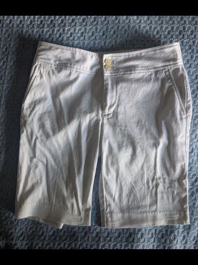 Chaps Ralph Lauren White Womens Mid Rise Bermuda Shorts Size 2 Double Button